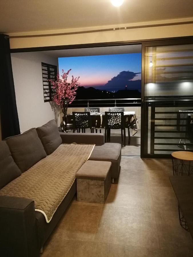 Charmant F2 A Skynui, Piscine De 25M Et Vue Mer 帕皮提 外观 照片